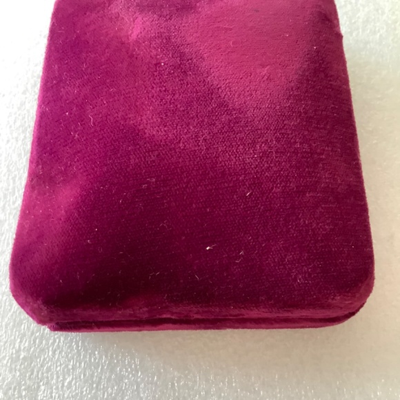 Vintage Revlon Love Pat  Compact & Puff Velvet Case Never Used Van Cleef Arpels - Picture 6 of 8
